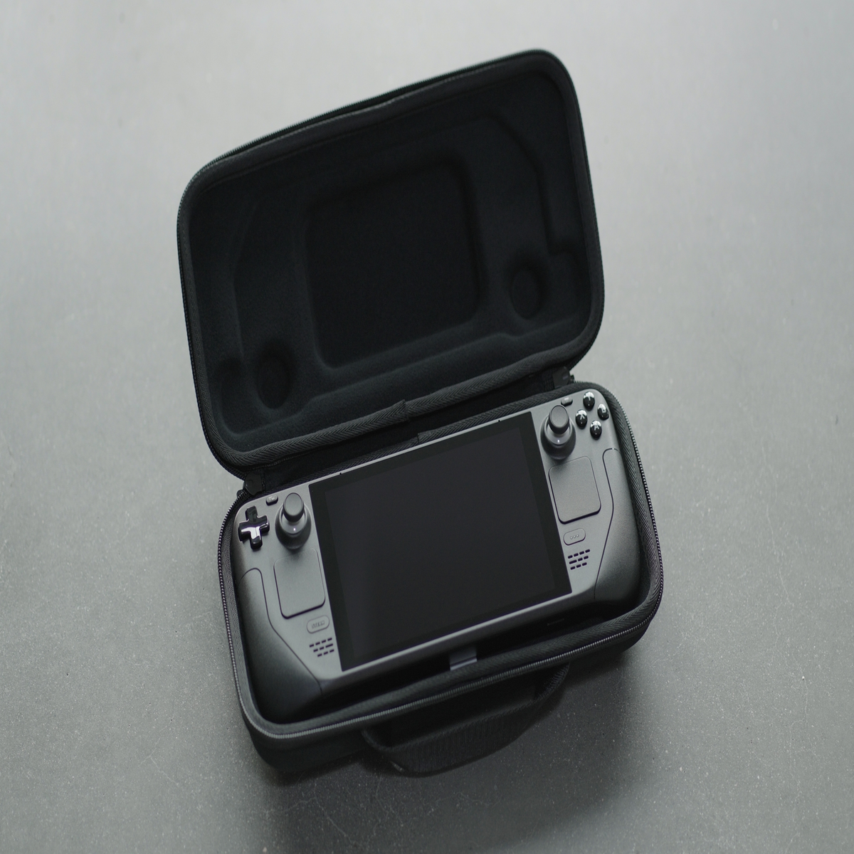 Valve shows off Steam Deck's cute carry case (and the cardboard box  everything comes in)