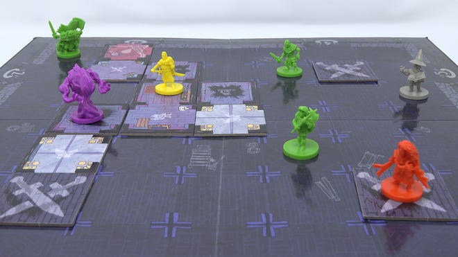 Vast: The Mysterious Manor board game layout 1