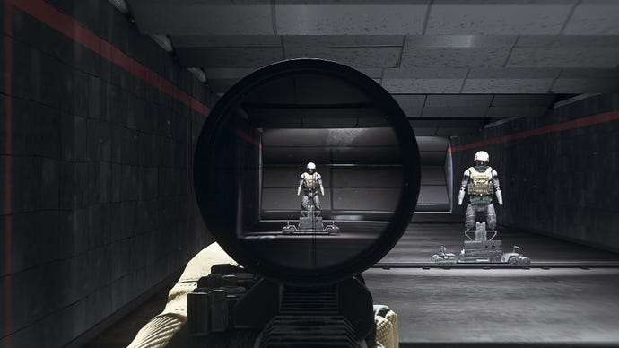 Pamuter ing warzone 2.0 Tujuan ing latihan sing nggunakake lampiran optik optik hmw-20
