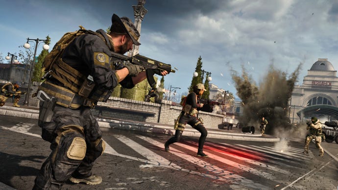 A gunfight breaks out near Train Station in Call Of Duty: Warzone.