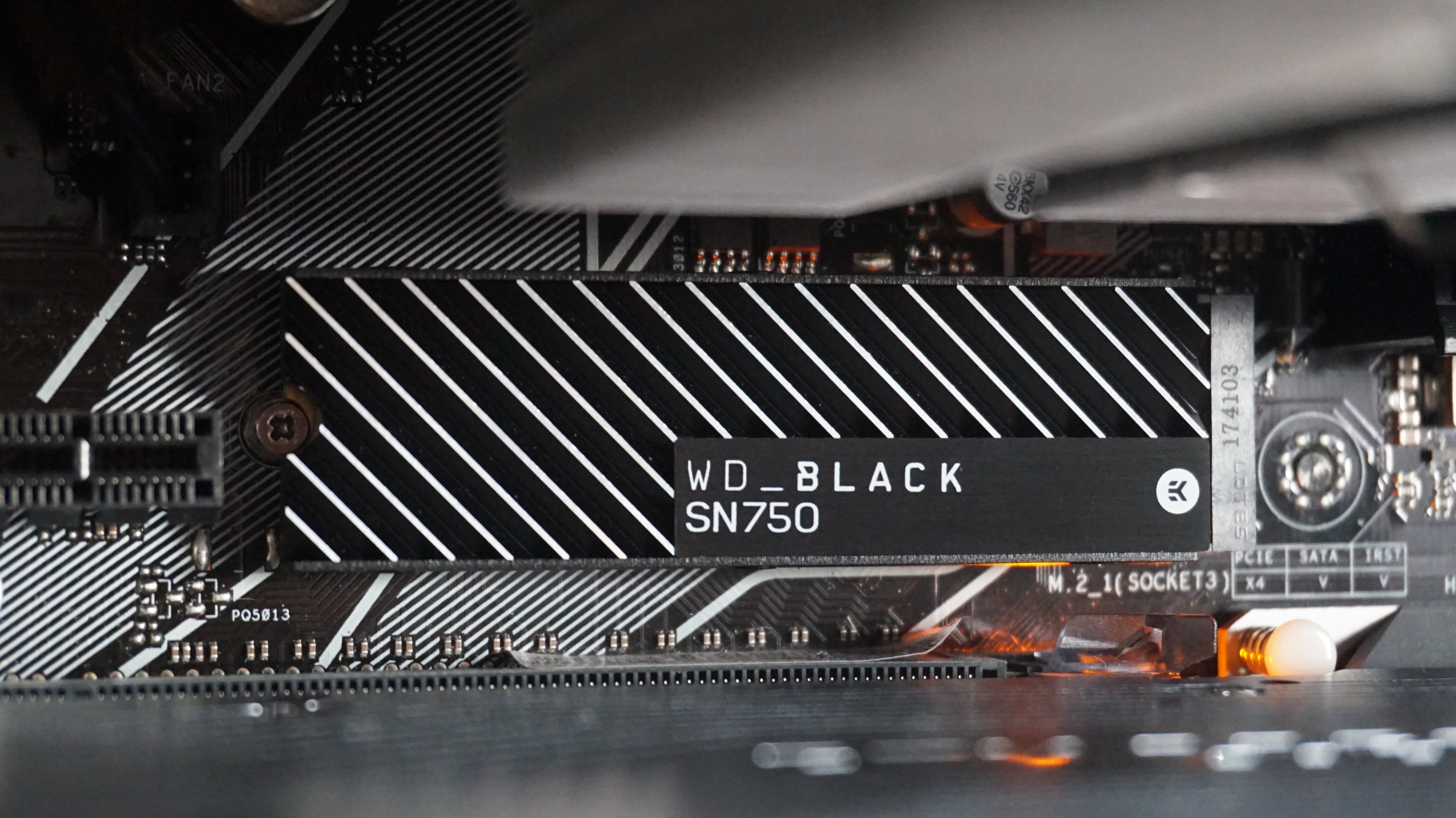 WD Black SN750 Heatsink review: Faster than the vanilla SN750 