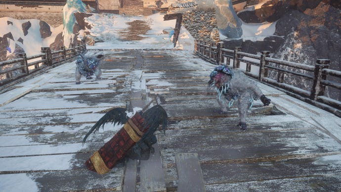 Two Gemcast Monkeys from Wild Hearts assault the player character on a bridge in Fuyufusagi Fort.
