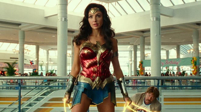 Wonder Woman lassos a criminal